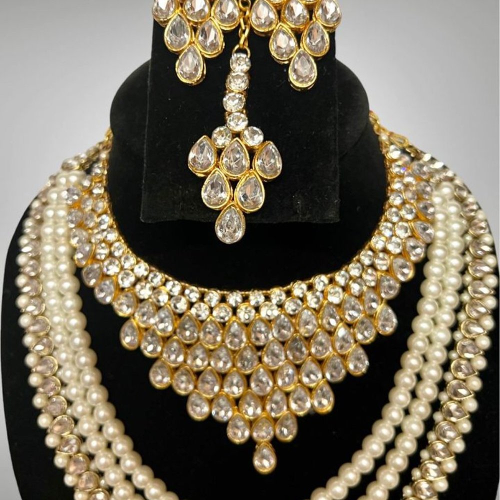 Gold Plated Crystal Stone  Necklace Set - Picture 5 of 5